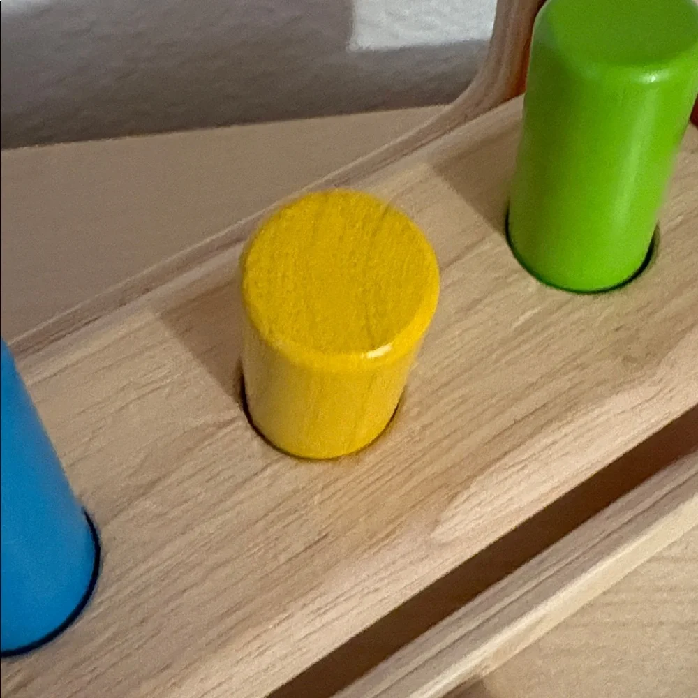 Montessori Plan Toys Wooden Pounding Bench Hammer Toy with Colorful Pegs